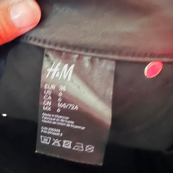 H&M Jeggings Womens Size 6 Black Shiny Curvy Denim Casual Back to School - Picture 7 of 7